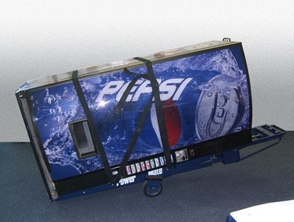 M2-B 可以降低负载以穿过门道